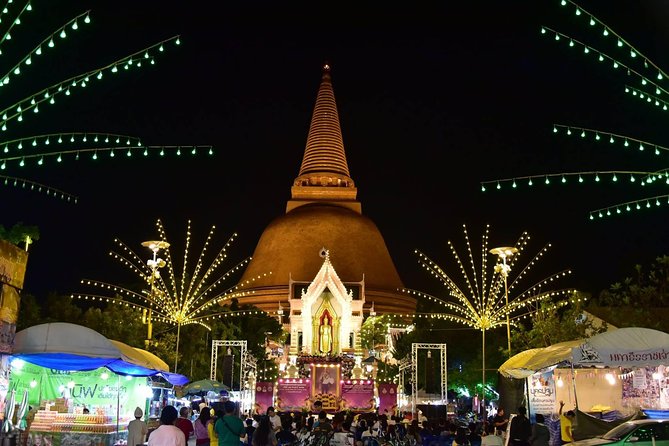 2-hour Bangkok Old City Night CHOB TUK TUK + Talat Noi Street Art - Pak Klong Talad: flowers and vegetables, a bright ending to the night