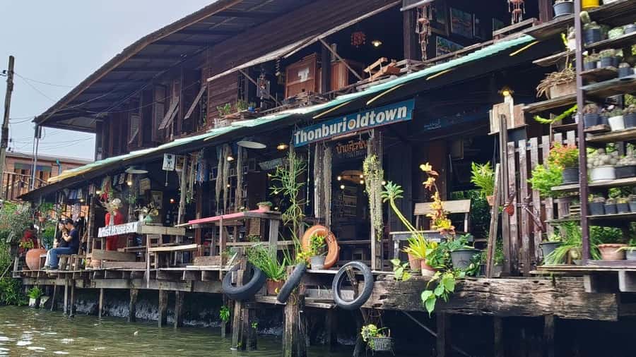 2 Hrs Private Bangkok Canal Boat Tour: Traditional Flat Boat - Price and value: $125 for up to 6 people (and why that can be a smart spend)