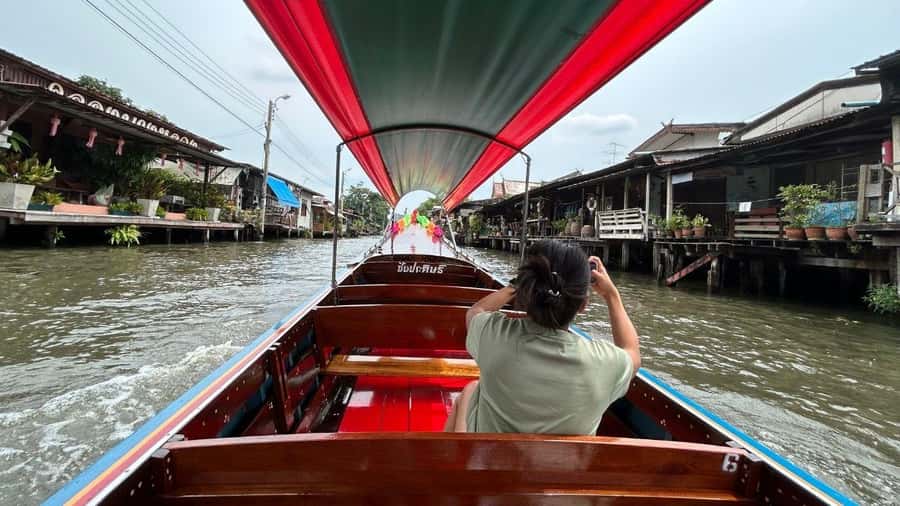 2 Hrs Private Bangkok Canals Tour by Long-Tail Boat - Guided - The big Buddha moment: Wat Pak Nam and Wat Khun Chan