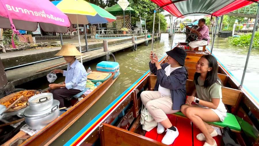 3 Hrs Private boat Tour Bangkok Floating Market by Flat Boat - Customize the route: guided, self-guided, or non-stop cruising