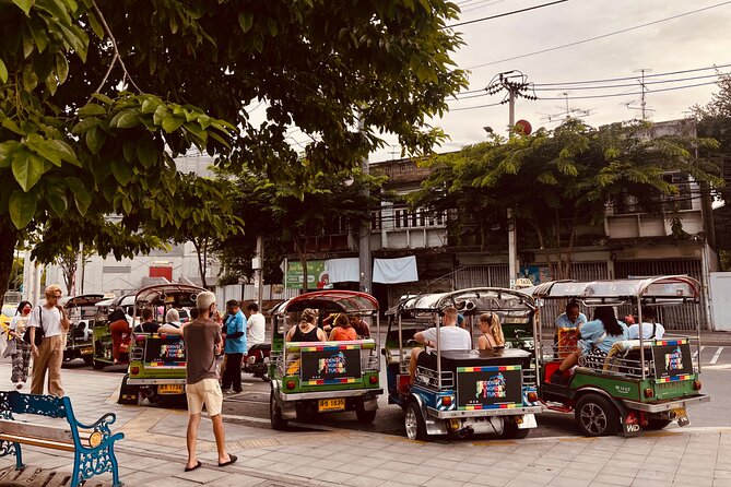 4-Hour Hidden Bangkok TukTuk Street Food Guided Tour - Stop 2: Thonburi Market Place, Isaan street food, and dessert