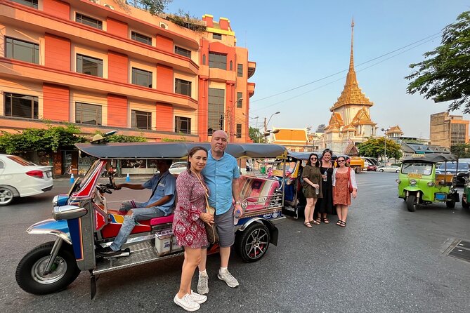 8 Hours Tuk Tuk Private Tour within Bangkok Area: Customed Trips - Human Body Museum and Wat Traimit: a playful pivot to science and gold