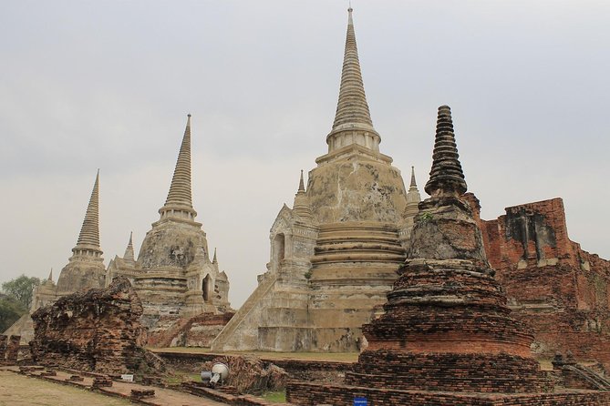 A Day in Ayutthaya: Private 5 UNESCO Temples Tour From Bangkok - Temple Stop 1: Wat Lokayasutharam’s East-Facing Reclining Buddha