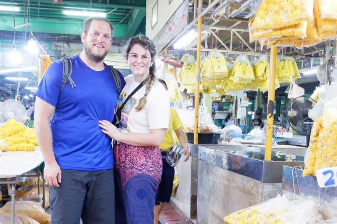 A night at the market - The 6:30–9-ish Flow: From Flower Stalls to Old Town Food