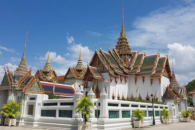 Amazing Bangkok City and Temple Tour with Local Guide - Tha Chang Pier and the long-tail boat: the river view you can’t fake