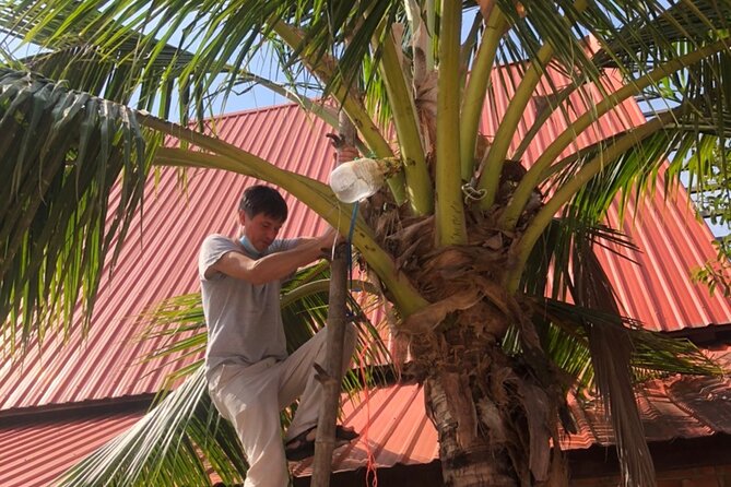 Amphawa Boat Ride & Railway Market: Multi-Lang Private Tour - Private guide energy: when Pen, Ice, and Pop are on the route