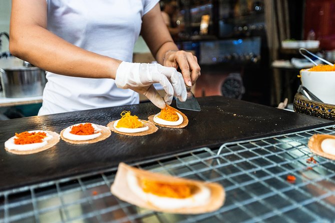 Authentic Street Food Tour in China Town Bangkok - Bangkok Chinatown at 7 pm: what this tour actually covers