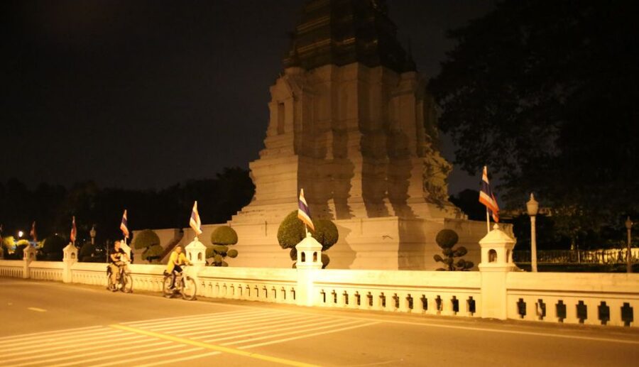 Ayutthaya: 3-Hour Sunset Ride Bike Excursion - First big move: the Pa Sak River ferry
