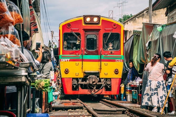 Ayutthaya, Damnoen Floating & Maeklong Railway Market Day Tour - Getting there: 7:00 AM departure and an air-conditioned rhythm