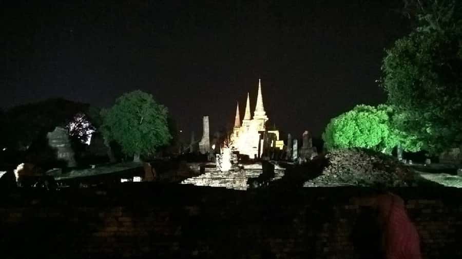 Ayutthaya Evening Tuk Tuk Temples Tour From Bangkok - Bangkok pickup to the Banglan Night Market dinner stop