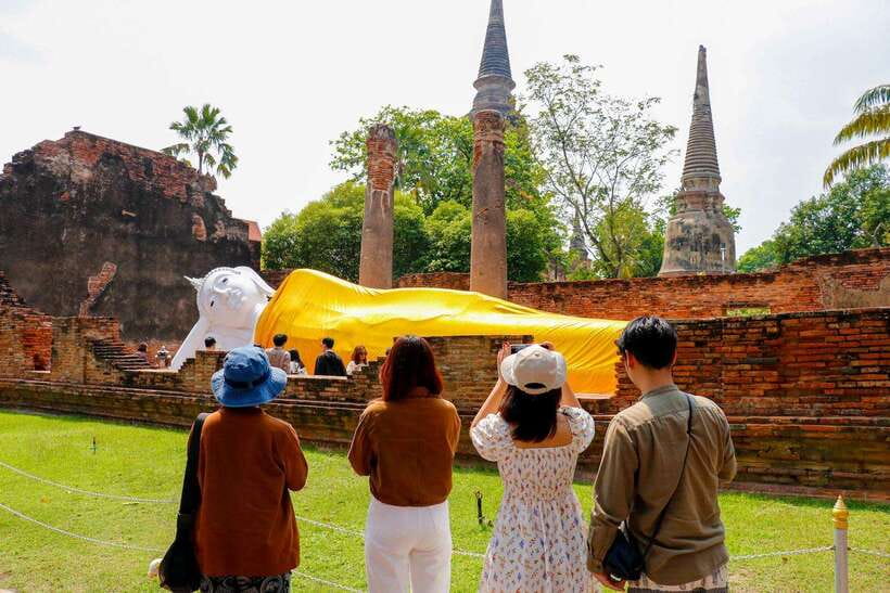 Ayutthaya One Day: Famous Temples & Bang Pa-In Palace Tour - Central Ayutthaya Break: A Reset Before the Temples