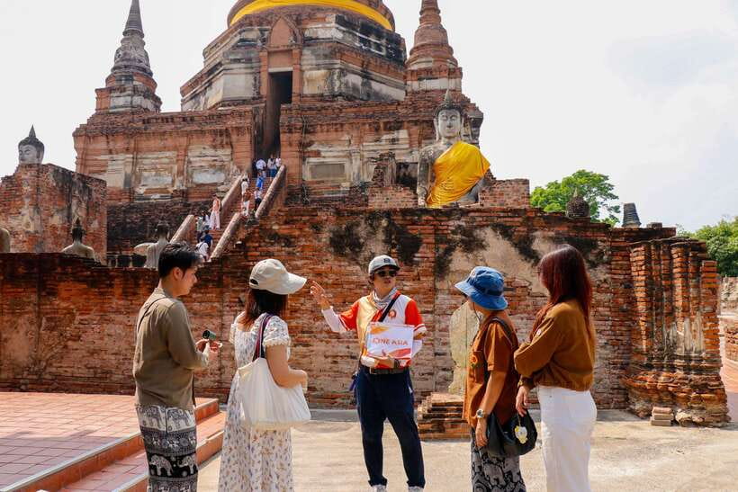 Ayutthaya One Day: Famous Temples & Bang Pa-In Palace Tour - Wat Maha That: The Buddha Head in Tree Roots