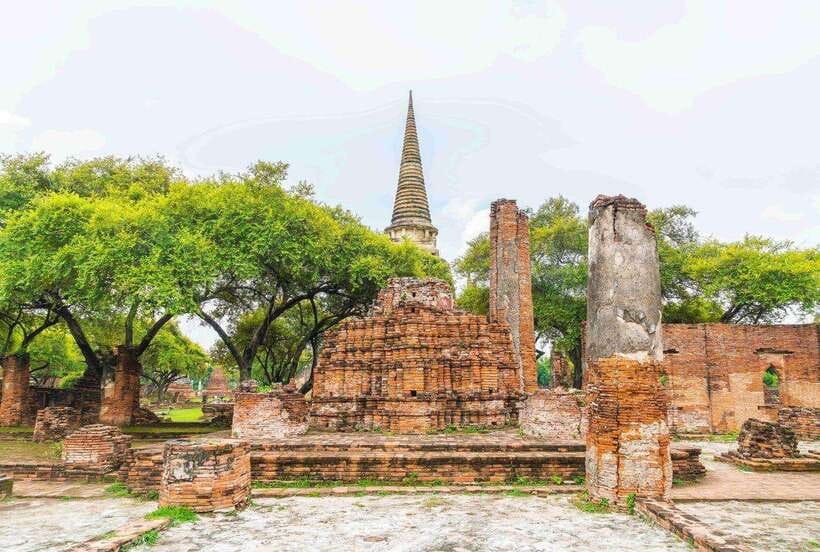 Ayutthaya One Day: Famous Temples & Bang Pa-In Palace Tour - Wat Chaiwatthanaram: Khmer-Style Prang and Detailed Bas-Reliefs