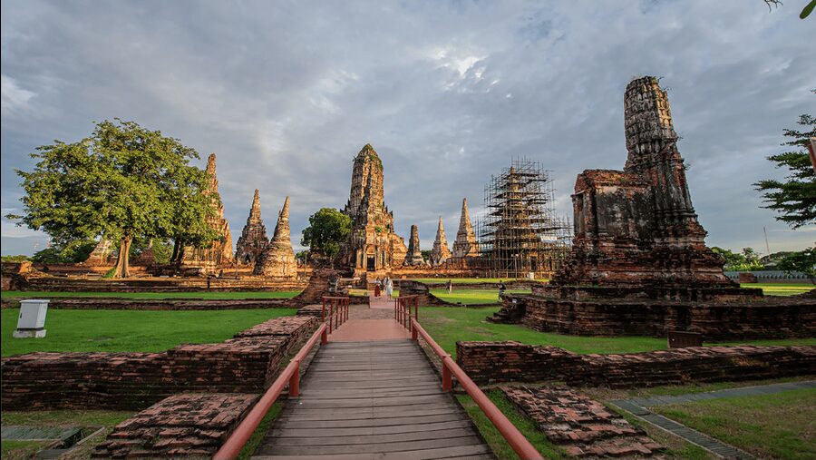 Ayutthaya One Day: Famous Temples & Bang Pa-In Palace Tour - Getting There and Around: Comfortable Bus, Real Timing