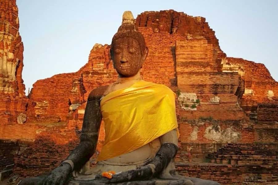 Ayutthaya Private Guided Day Tour, 4 Ancient Temples - Wat Mahathat: Banyan Roots and the Buddha Head