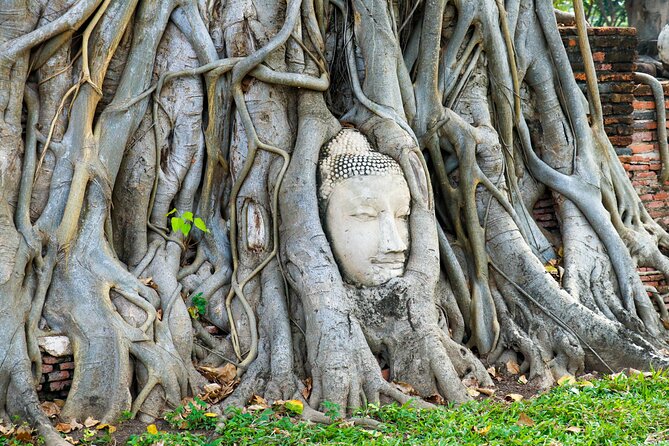 Ayutthaya Summer Palace and Temples Day Tour from Bangkok - Bang Pa-In Summer Palace: The Royal Pavilion in the Pond
