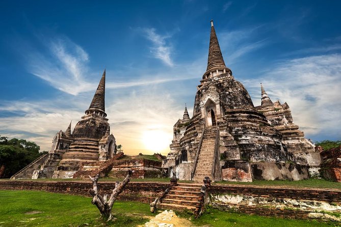 Ayutthaya Temples and Ayothaya Floating Market From Bangkok - Ayothaya Floating Market & Elephant Village: the canal boat experience and its trade-offs