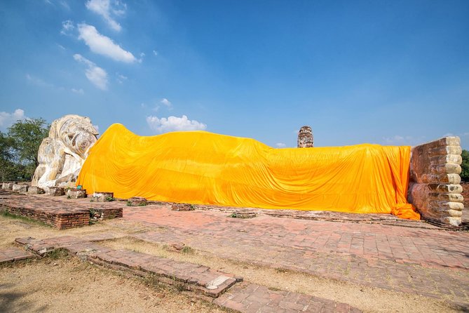 Ayutthaya Tour from Bangkok with Grand Pearl River Cruise - Wihan Phra Mongkhon Bophit: the large bronze Buddha