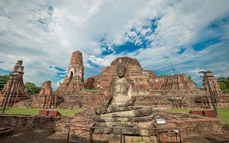 Ayutthaya: UNESCO Heritage Temples and Cafe Day Tour - Language, Guide Style, and How to Get the Most From It