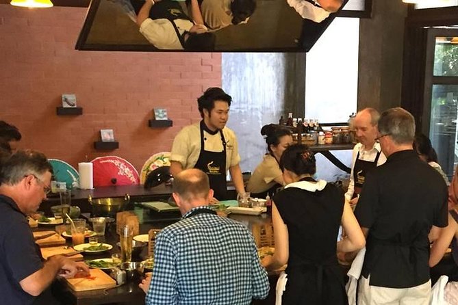 Baipai Thai Cooking School Class in Bangkok - From Bangkok to a cooking courtyard: why the setting changes your mood