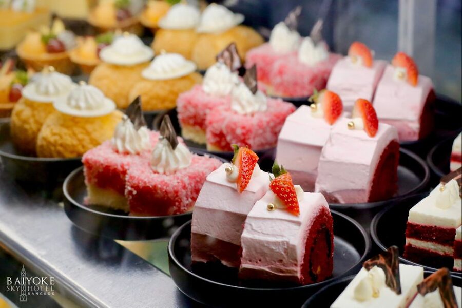 Baiyoke 82nd Floor: Crystal Grill Buffet & Observation Deck - Choosing your dinner time for sunset-to-night photos