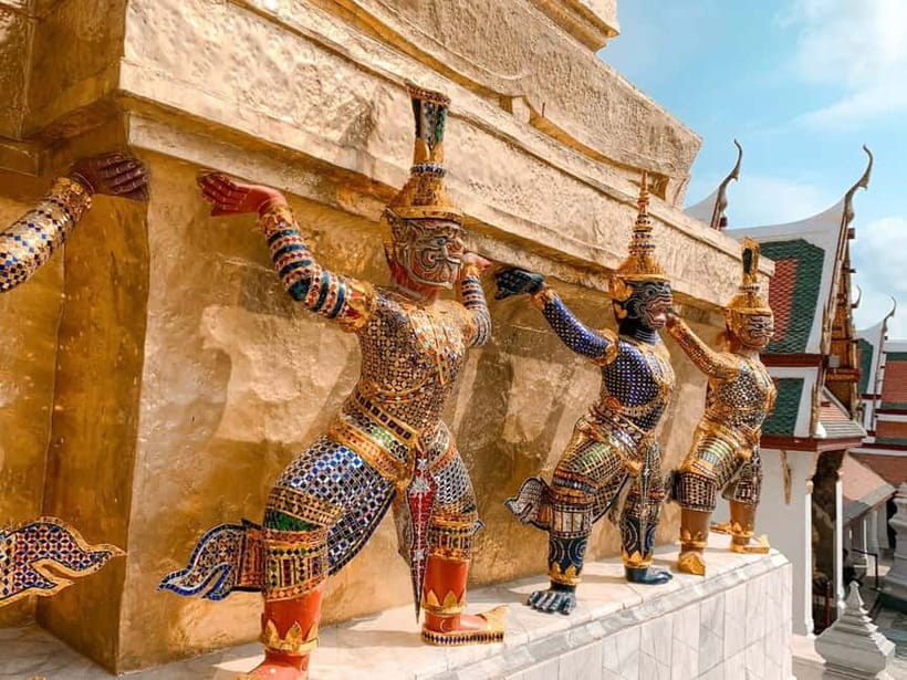 Bangkok: 2 Hours Grand Palace & Wat Pho Private Tour - Price and what it really costs: private tour value plus temple fees