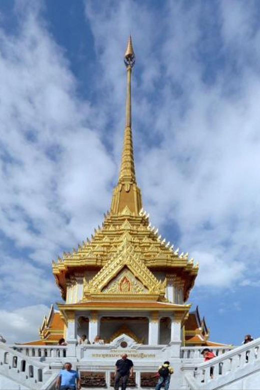Bangkok: 2 Temple Tour (Golden Buddha + Marble Temple) - Wat Traimit: Meeting the Golden Buddha Up Close