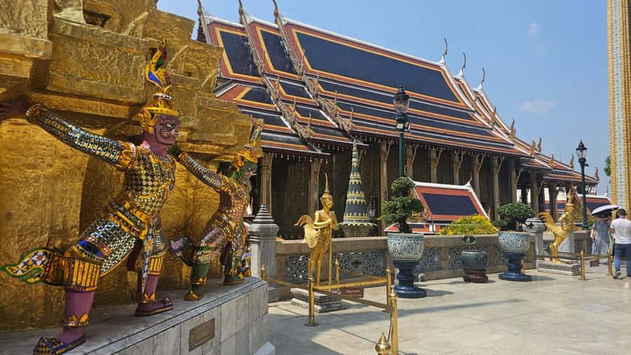 Bangkok 3-Major Royal Temples Walking Tour - Who should book this tour (and who might not)