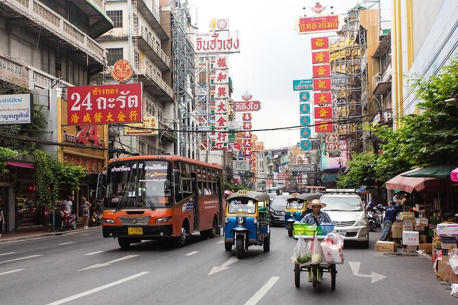 Bangkok 3 Temple Walking Tour: Wat Arun, Wat Pho, Wat Traimit - Key reasons this tour works