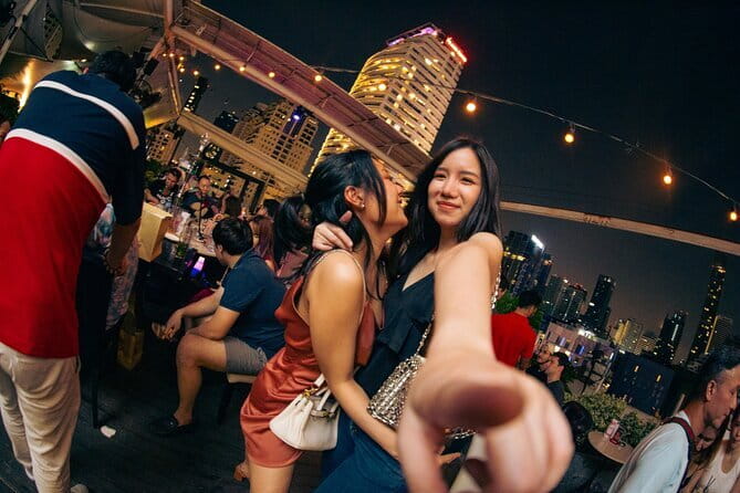 Bangkok After Dark: Pub Crawl Adventure - The real reason guides matter: staying together and adjusting fast