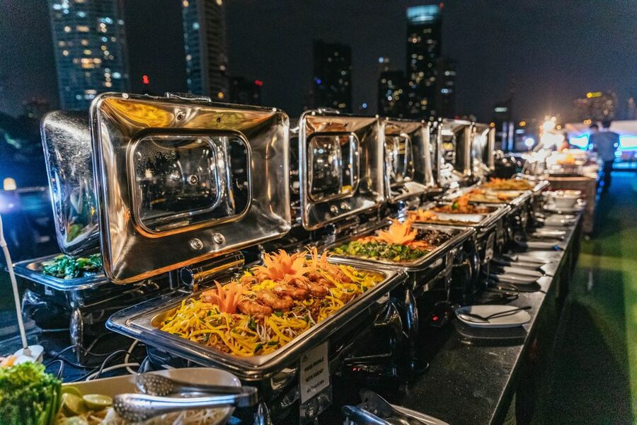 Bangkok: Alangka Luxury Buffet Dinner Cruise With Live Music - Who should book this cruise, and who should choose something else