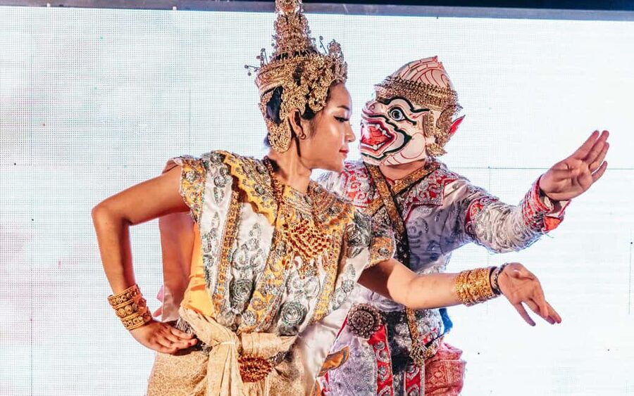 Bangkok: Alangka Luxury Cruise with Buffet and Live Music - Motion sickness and who should skip this cruise