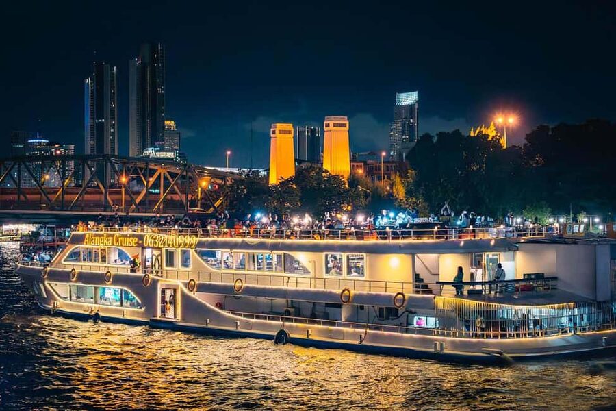 Bangkok: Alangka Luxury Cruise with Buffet and Live Music - Getting on board at ICONSIAM: timing that keeps you stress-free