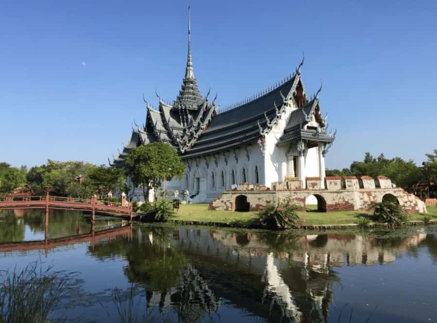 Bangkok: Ancient City Muang Boran and Erawan Museum Tour - How to Cover 200+ Acres: Walk Smart or Rent the Golf Cart