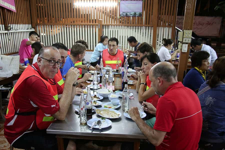 Bangkok at Sunset 5-Hour Bike Tour - Klongsan Market and the Chinese pagoda: street details you’d miss alone