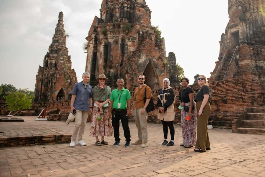 Bangkok: Ayutthaya, Railway & Floating Markets Full-Day Tour - Maeklong Railway Market: where the train turns the market into theater