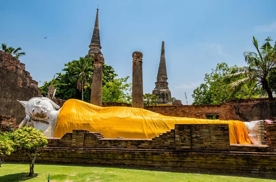 Bangkok: Ayutthaya VIP Day Trip with Boat Ride & Guide - Wat Mahathat: The Buddha Head in Tree Roots