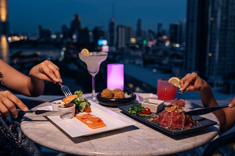 Bangkok: Barracuda Rooftop Bar Akara Hotel - Cocktails and mixologists: the part you’ll feel in your first sip