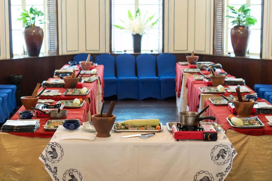 Bangkok: Blue Elephant Thai Cooking Class - Eating your 4-course meal in a century-old dining room