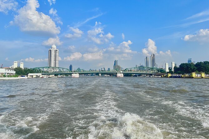 Bangkok: Boat Bliss Riverside Cruise Tour and Wat Arun Visit - A note on the guide experience