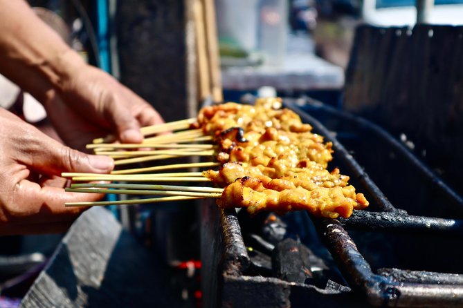 Bangkok by Night Food Tour with 10+ Tastings in Chinatown - What you’ll actually eat: the included tastings, sweet and savory