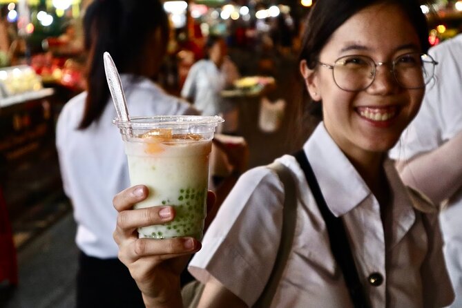 Bangkok by Night Food Tour with 10+ Tastings in Chinatown - Chinatown at night: the part you’ll remember