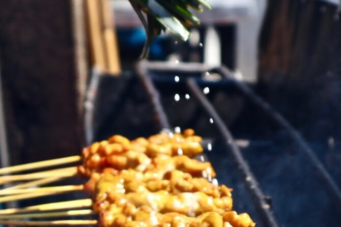 Bangkok by Night Food Tour with 10+ Tastings in Chinatown - Bang Rak: love stories, and why it’s on a food route