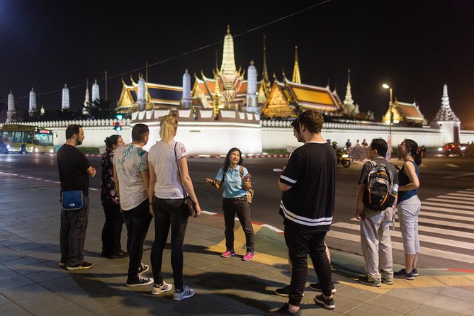 Bangkok by Night: Temples, Markets and Food Tuk-Tuk Tour - Thonburi start and the street-food warm-up in Wongwian Yai