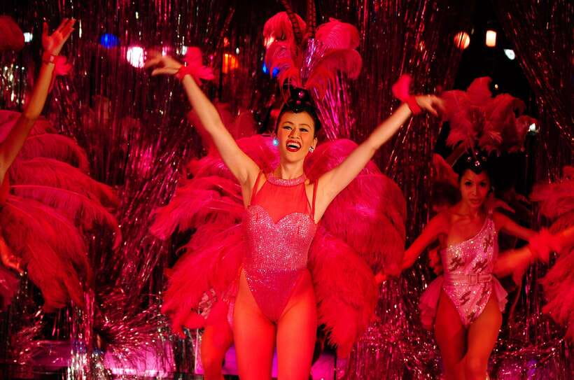 Bangkok: Calypso Cabaret Show with Thai Set Dinner - Seats, Photos, and Cash: Small Details That Change the Experience