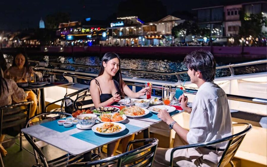 Bangkok: Carnival Dinner Cruise with Free-Flow Beer & Buffet - Key things that make this cruise worth your time