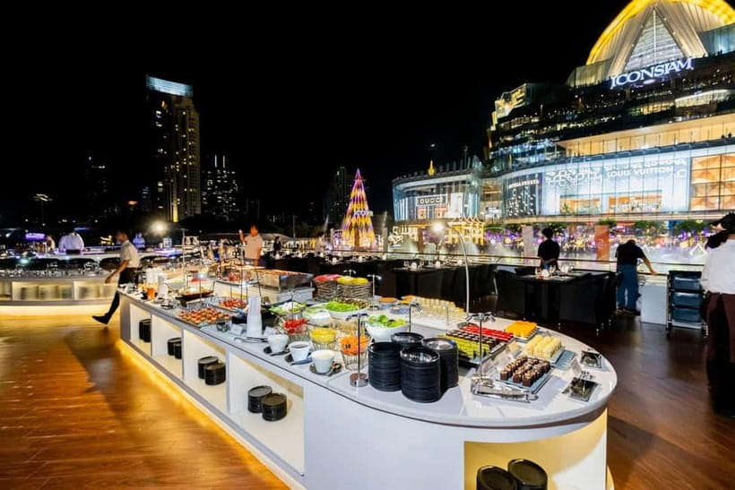 Bangkok: Celebrate New Year Opulence Dinner Cruise - Bangkok landmarks from the river: Views you can’t get standing on a street