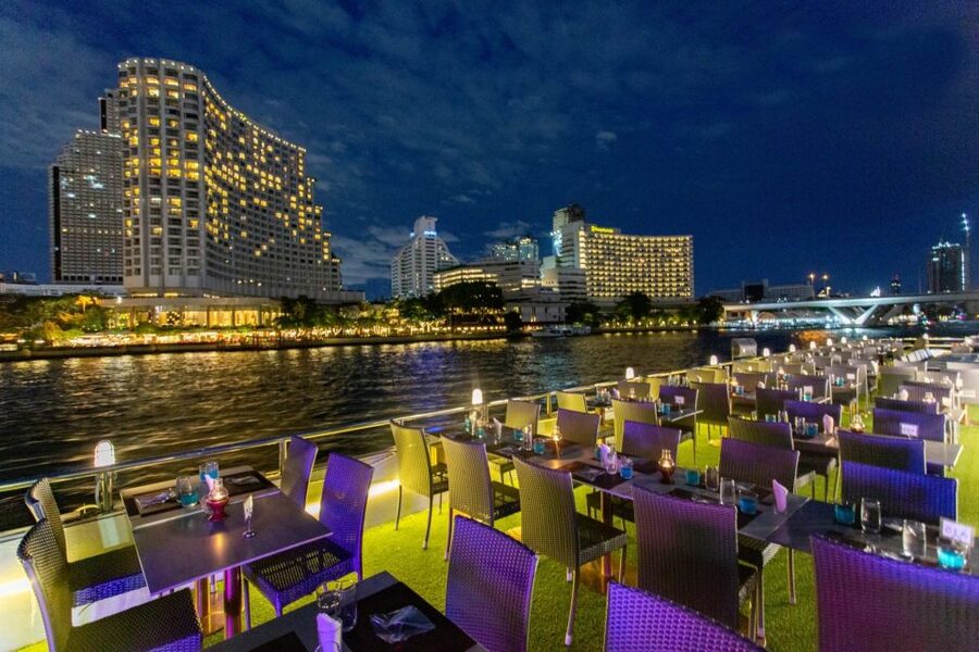 Bangkok: Chao Phraya Alangka Cruise at Icon Siam - Food Worth Mentioning: An International Buffet That Works for a Cruise