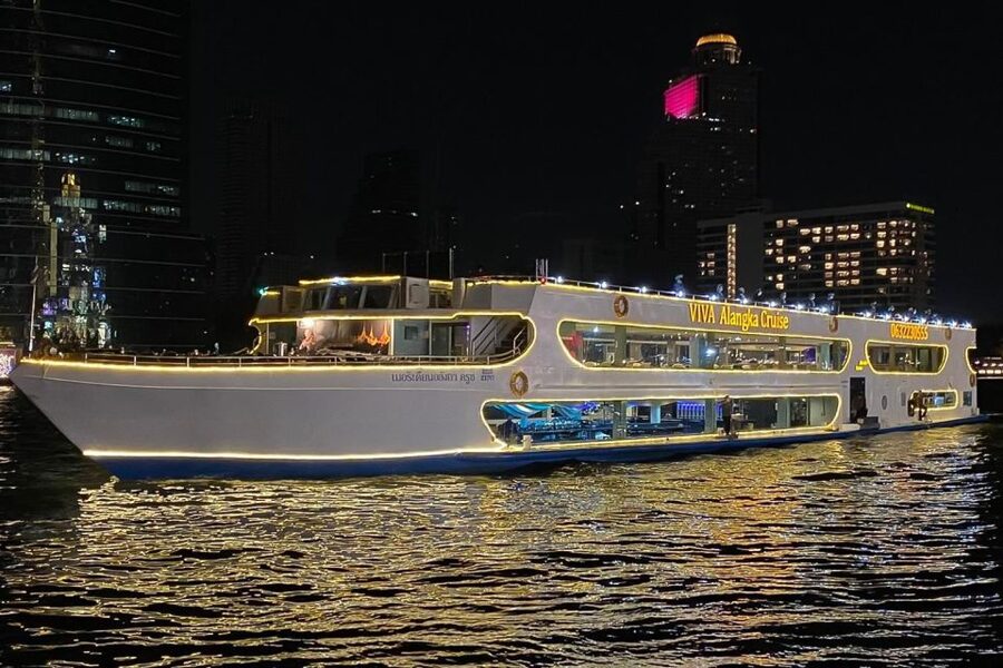Bangkok: Chao Phraya Buffet Dinner Viva Alangka Cruise - Chao Phraya Views: Landmarks, Bridges, and Rainy-Season Reroutes