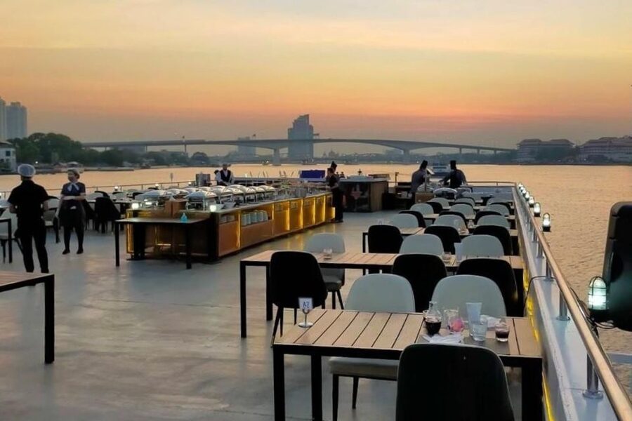 Bangkok: Chao Phraya Buffet Dinner Viva Alangka Cruise - Price and Value: Is $31 Worth It?